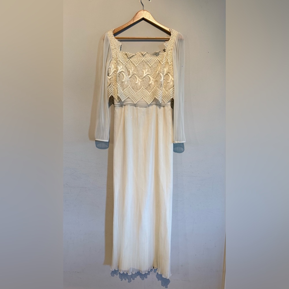 Vintage Miss Elliette pleated chiffon/Lace Maxi dress Women 10 Ivory Long Sleeve